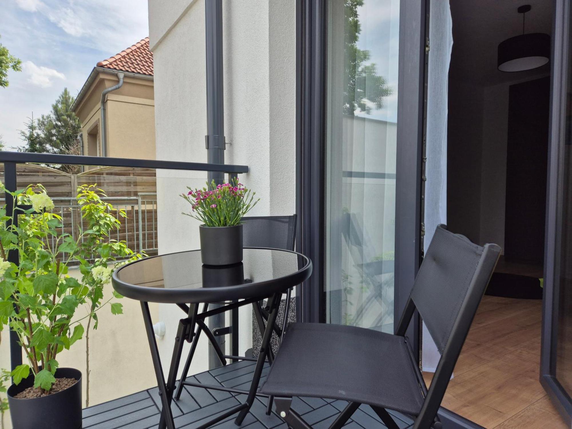 Willa Raclawicka Apartments Познань Экстерьер фото