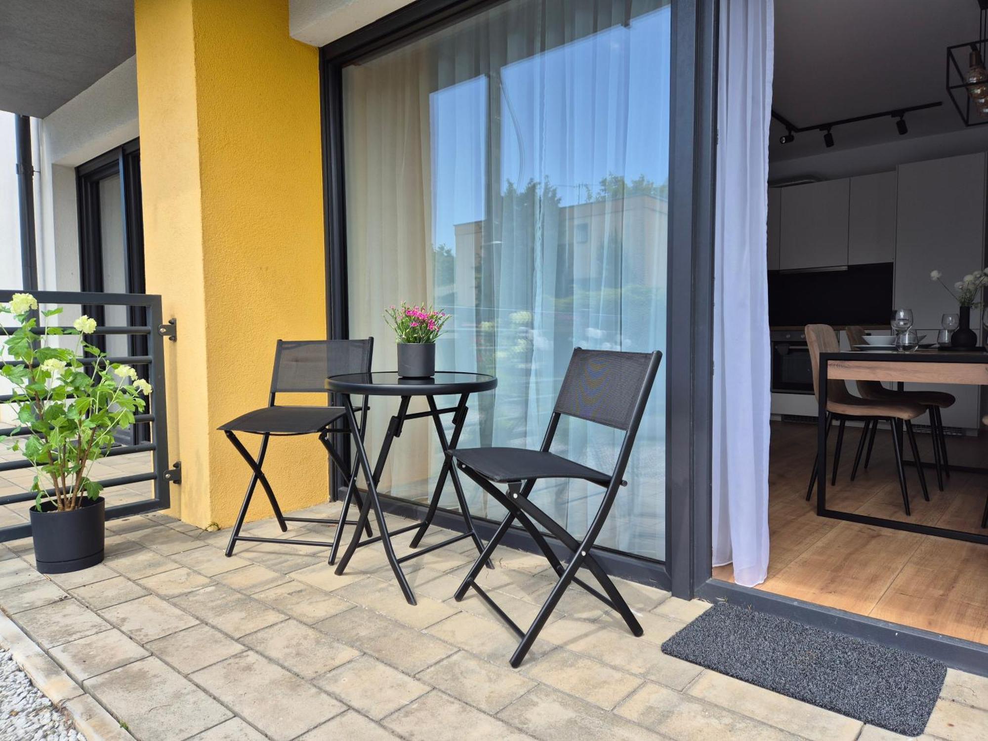 Willa Raclawicka Apartments Познань Экстерьер фото